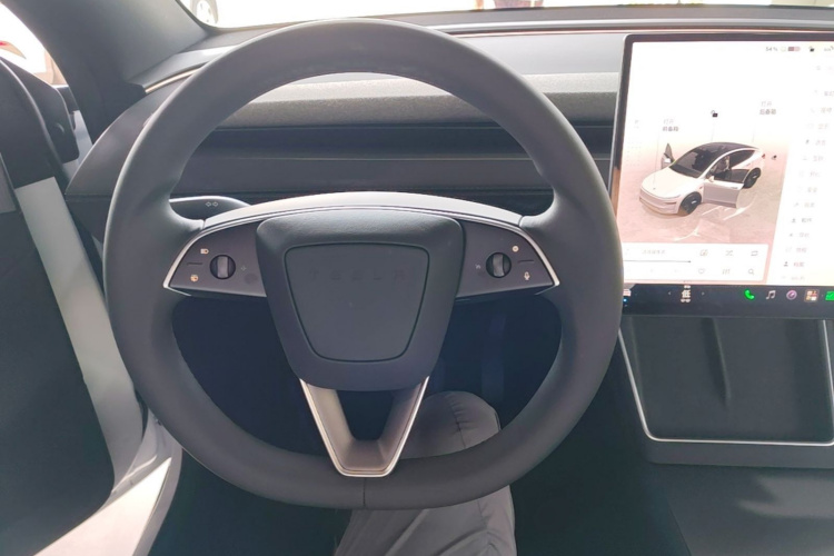 Tesla Model Y 2026 #11 Tesla Model Y 2026 car image #11