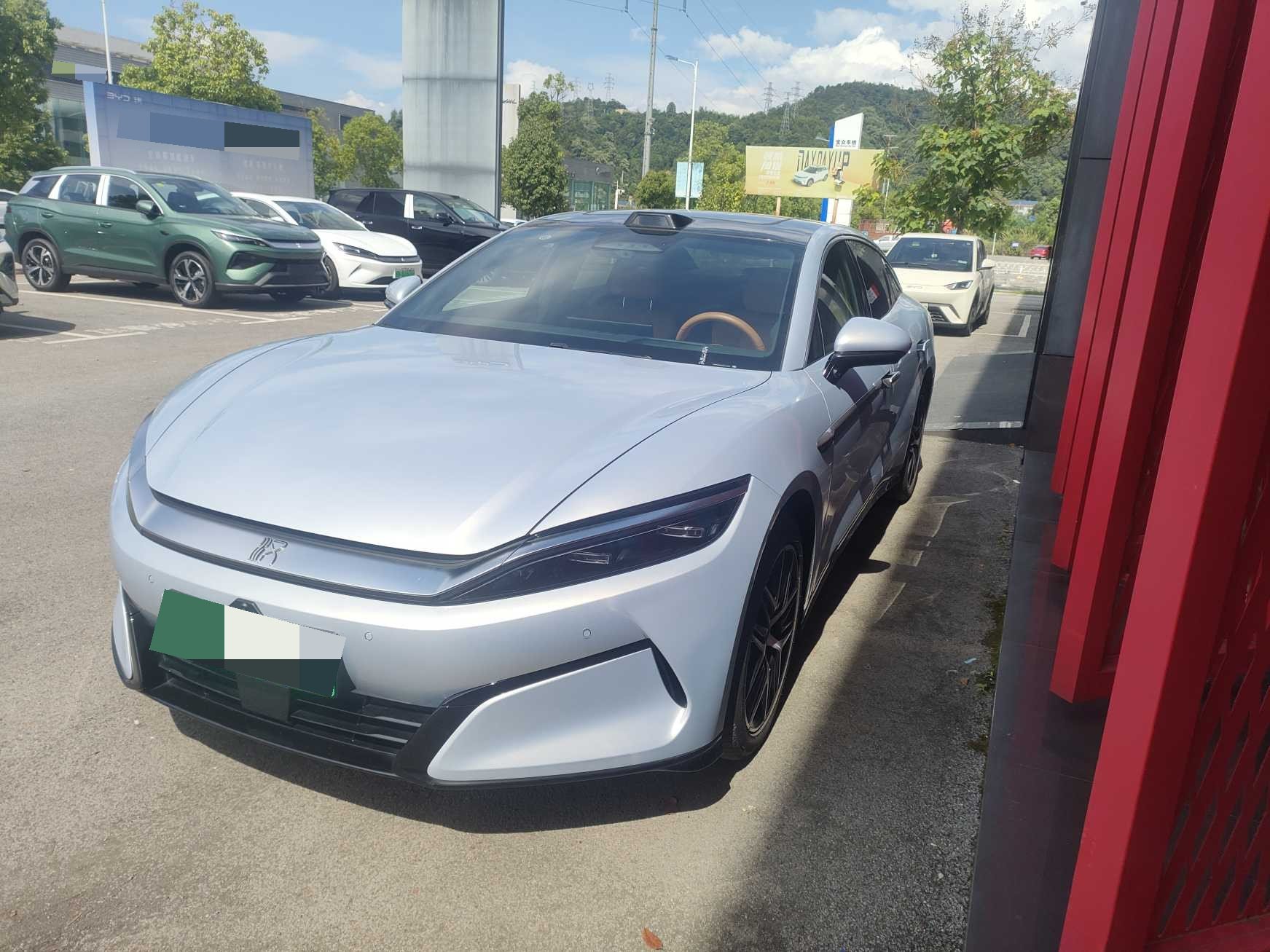 BYD HanL 2025 car image 