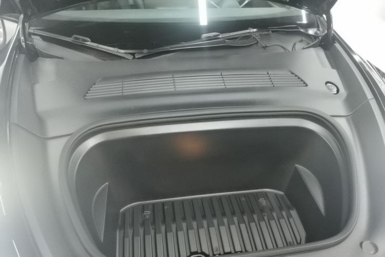 Tesla Model Y 2021 #20 Tesla Model Y 2021 car image #20