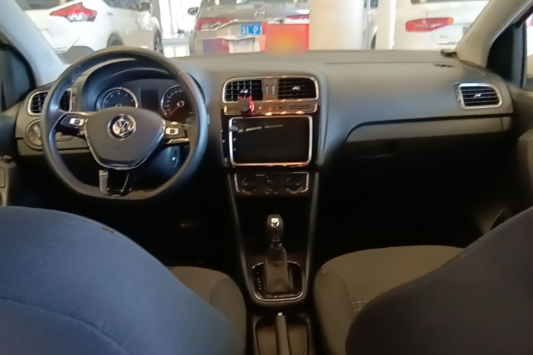 Volkswagen Polo 2018 car image #10