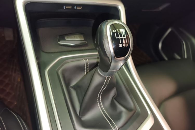 GEELY Vision X6 2020 car image #18