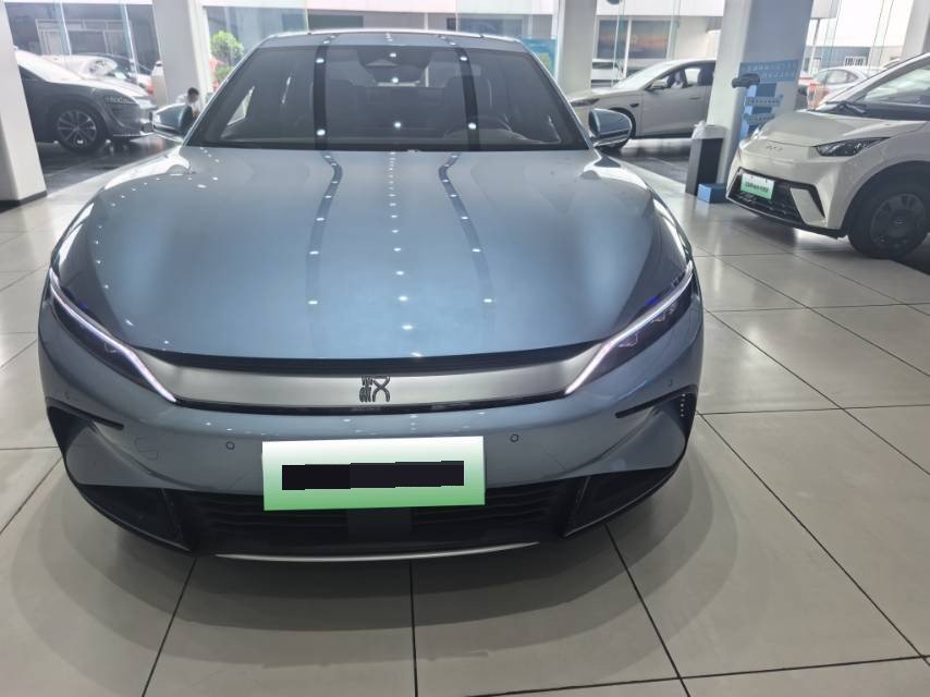 BYD Han 2023 car image #2