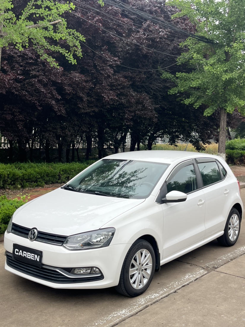 Volkswagen Polo 2015 car image 