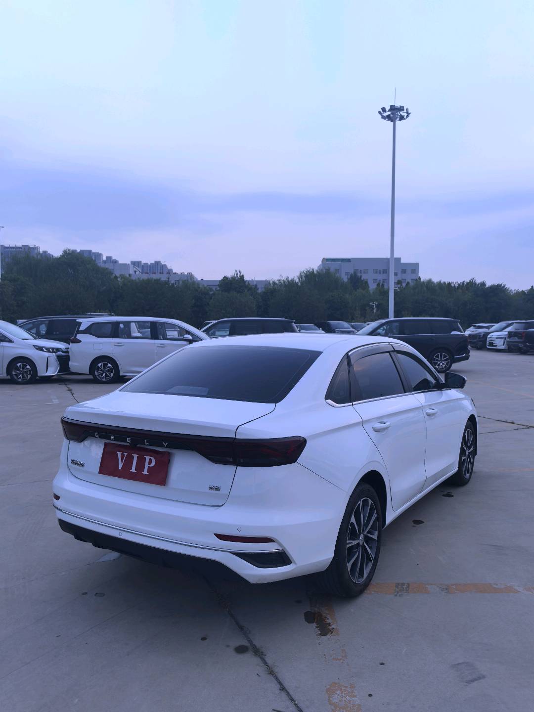 GEELY Emgrand 2024 car image #9