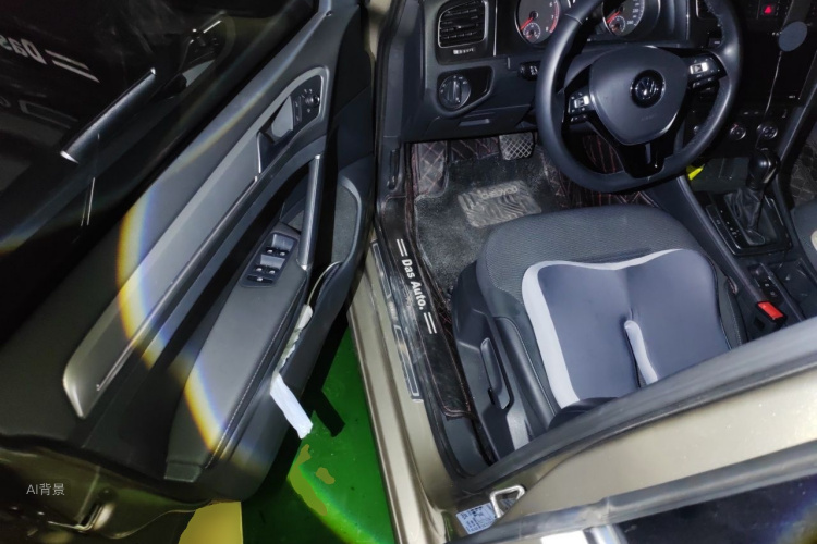 Volkswagen Golf 2019 car image #18
