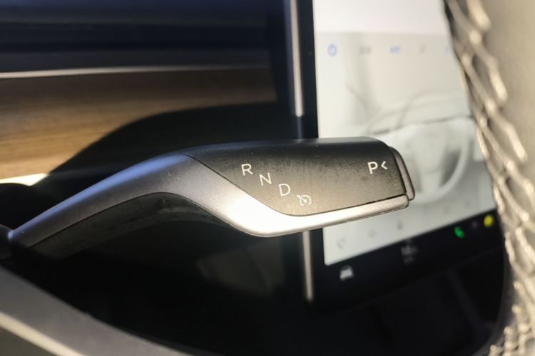 Tesla Model Y 2023 #14 Tesla Model Y 2023 car image #14
