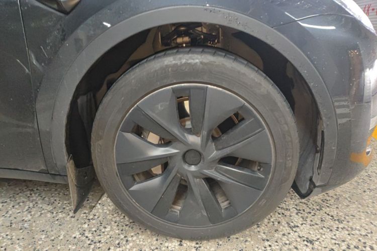 Tesla Model Y 2024 car image #9