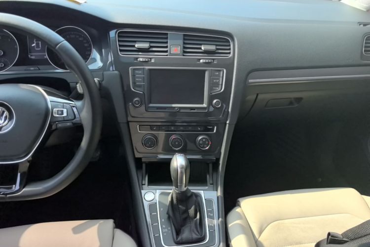 Volkswagen Golf 2017 imagem de carro #17
