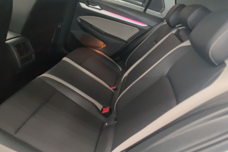 Volkswagen Golf 2020 imagen de coche #17