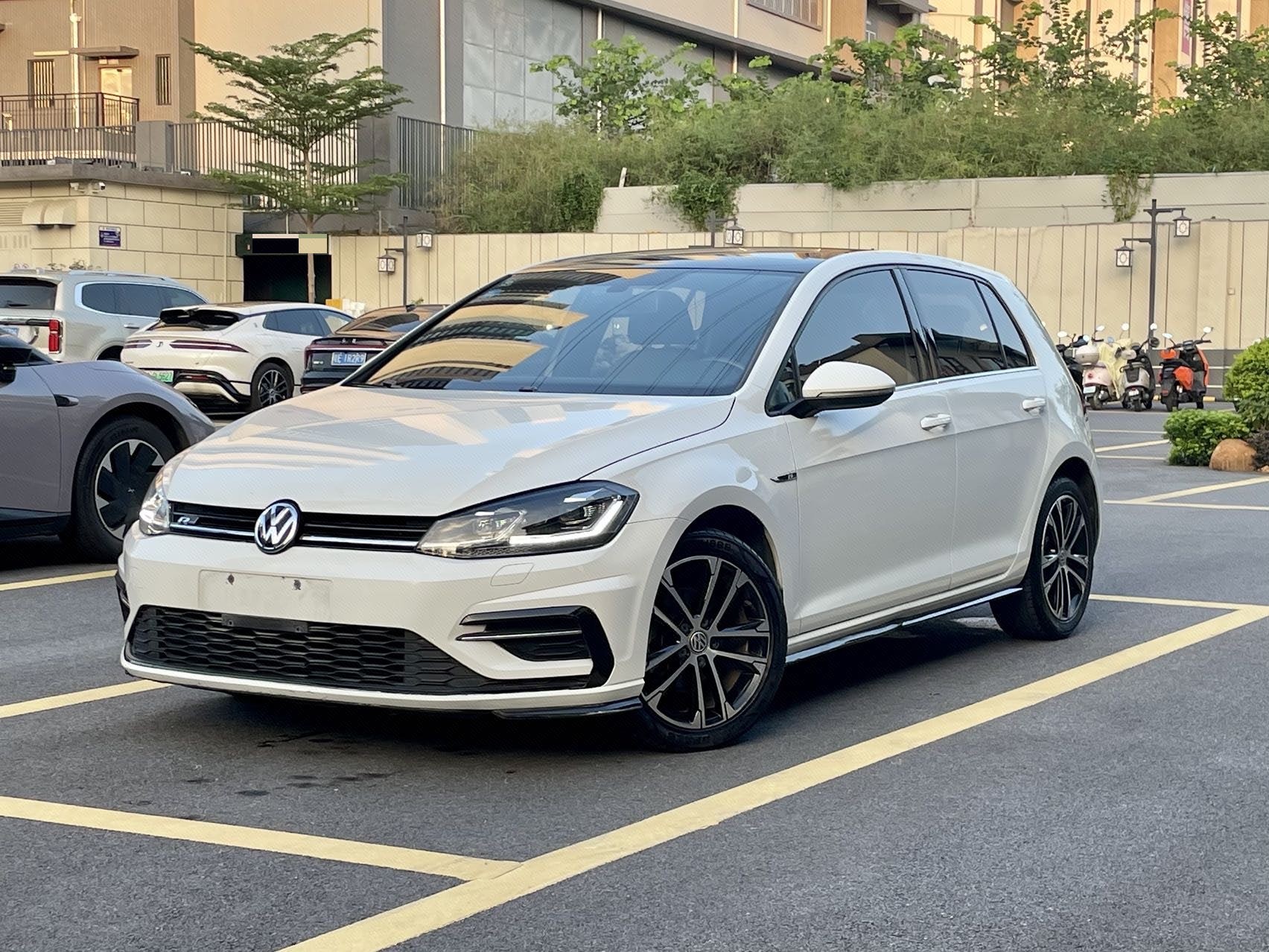 2019 2019 car image