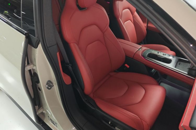 MI SU7 2025 immagine di auto #24