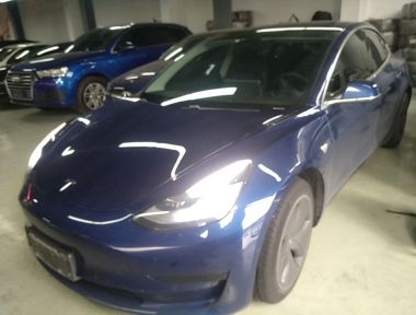 Tesla Model 3 2020 car image 