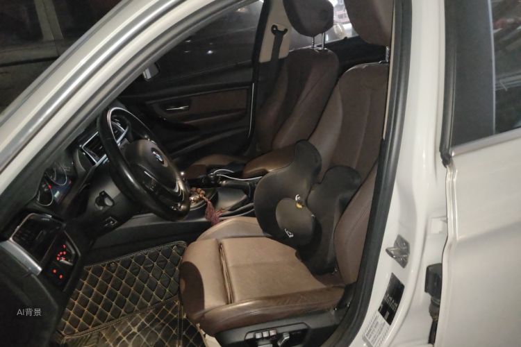 BMW 3 Series 2018 car image #17