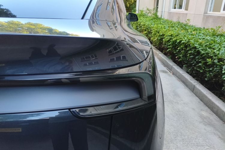 Tesla Model Y 2025 car image #8