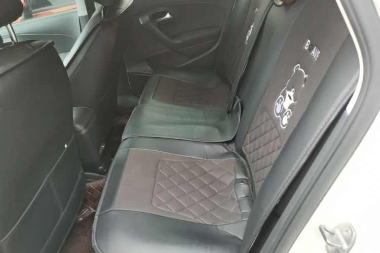 Volkswagen Polo 2016 car image #17