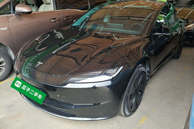 Tesla Model 3 2024 car image #2