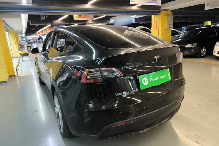Tesla Model Y 2022 #5 Tesla Model Y 2022 car image #5