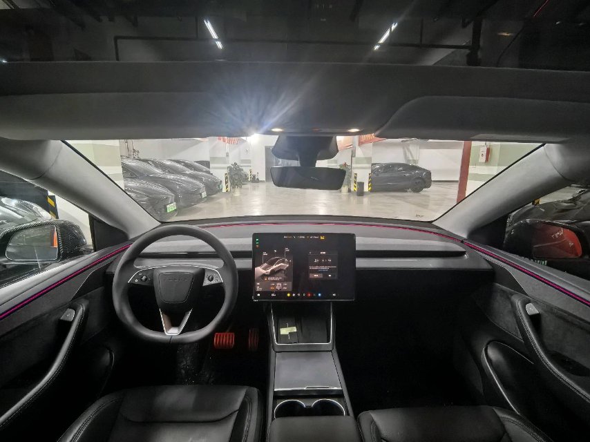 Tesla Model Y 2025 #4 Tesla Model Y 2025 car image #4