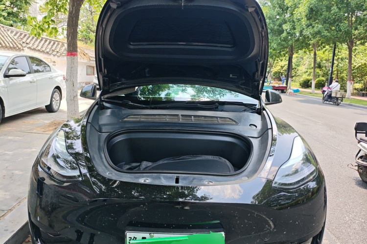 Tesla Model Y 2022 #18 Tesla Model Y 2022 car image #18