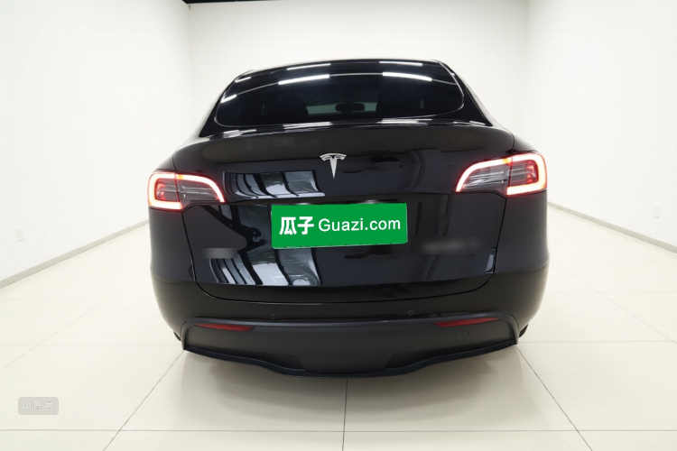 Tesla Model Y 2023 #6 Tesla Model Y 2023 car image #6
