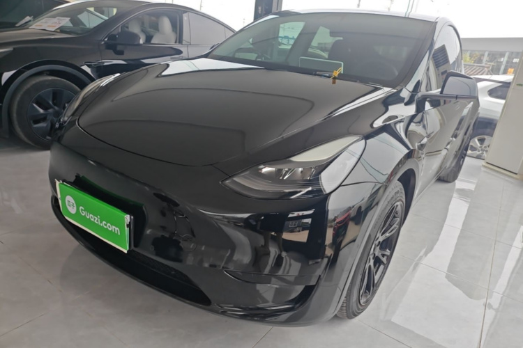 Tesla Model Y 2022 car image #2