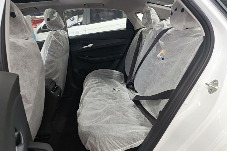 GEELY Binray 2026 imagen de coche #17