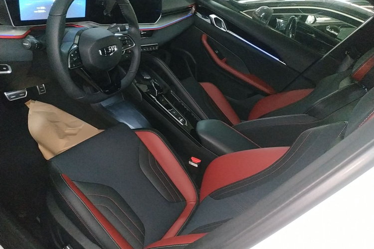 GEELY Coolray 2023 immagine di auto #19