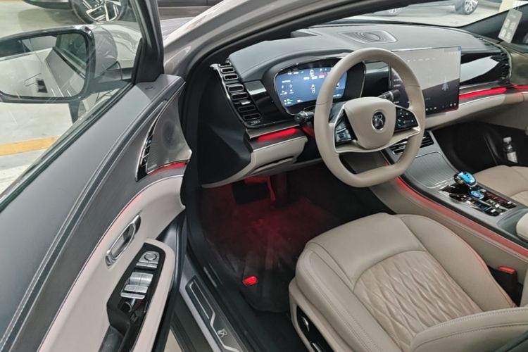 BYD Han 2025 car image #16