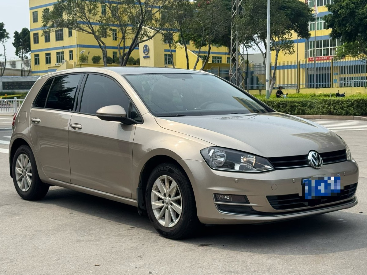 Volkswagen Golf 2017 car image #3