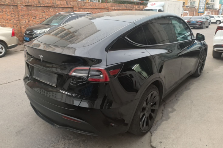 Tesla Model Y 2023 #7 Tesla Model Y 2023 صورة سيارة #7