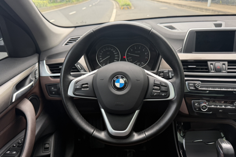 BMW X1 2018 #24 BMW X1 2018 car image #24