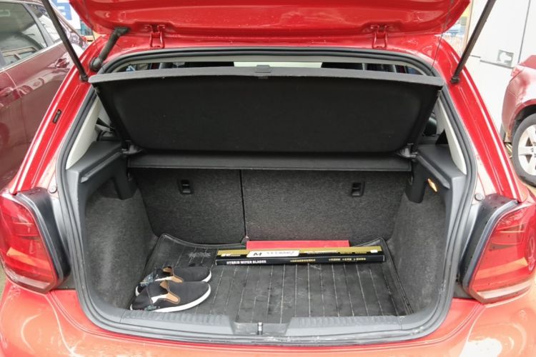 Volkswagen Polo 2015 car image #19