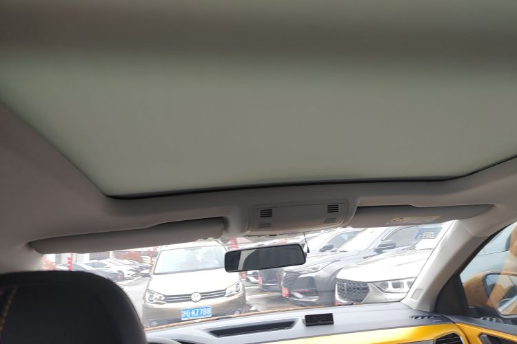 Volkswagen T-Cross 2020 car image #18