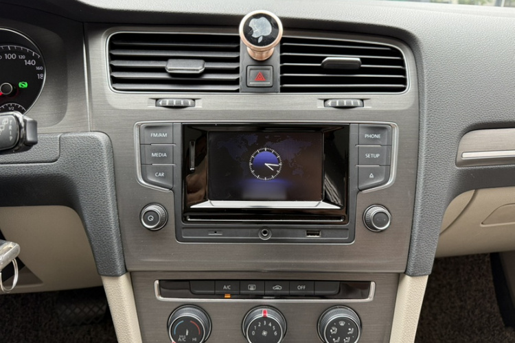 Volkswagen Golf 2016 car image #14