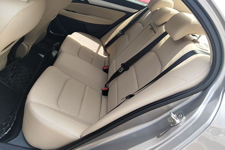 GEELY Emgrand 2019 #17 GEELY Emgrand 2019 image de voiture #17