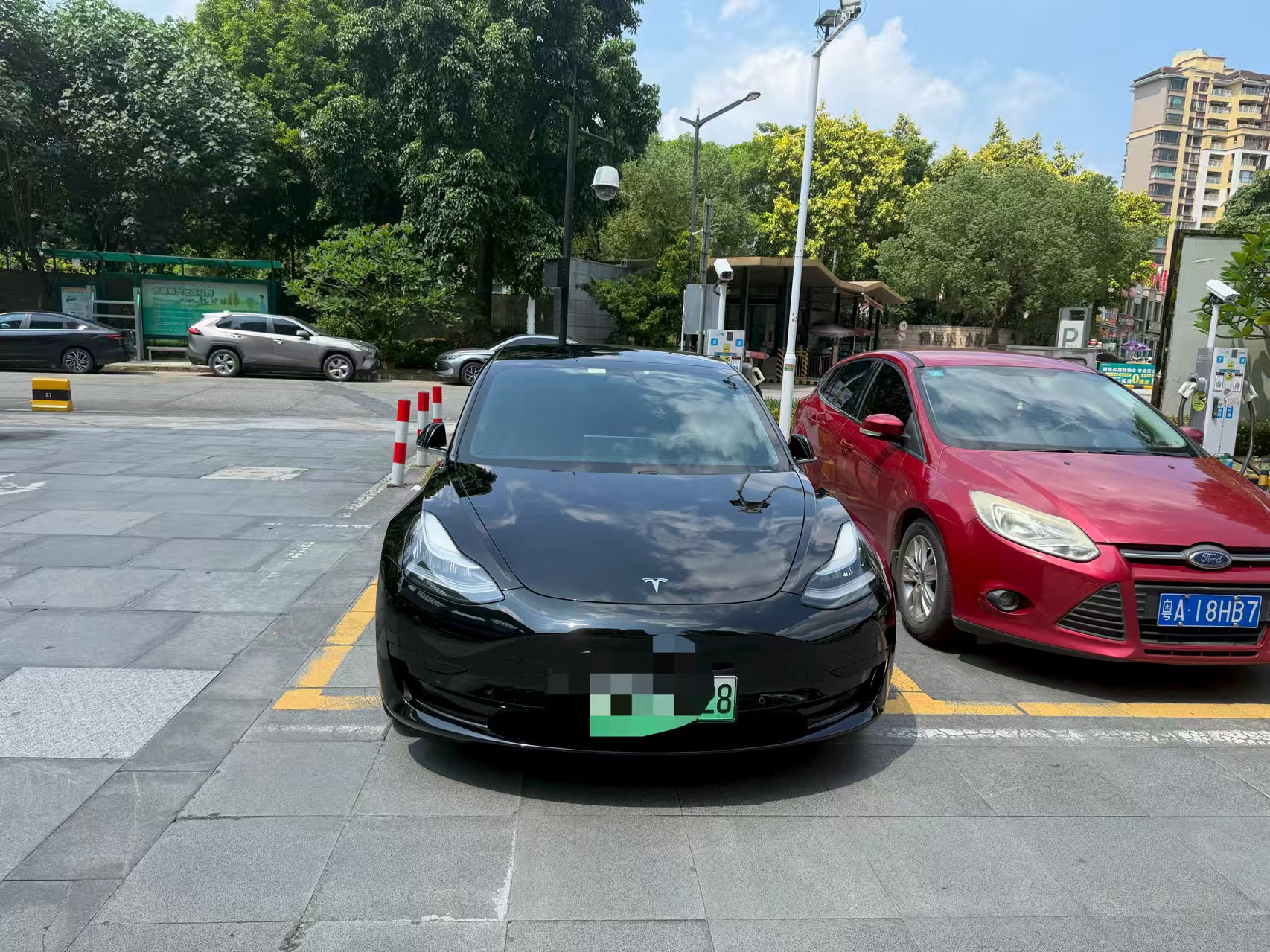 Tesla Model 3 2020 car image #2