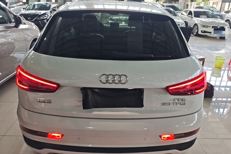 Audi Q3 2019 immagine di auto #6