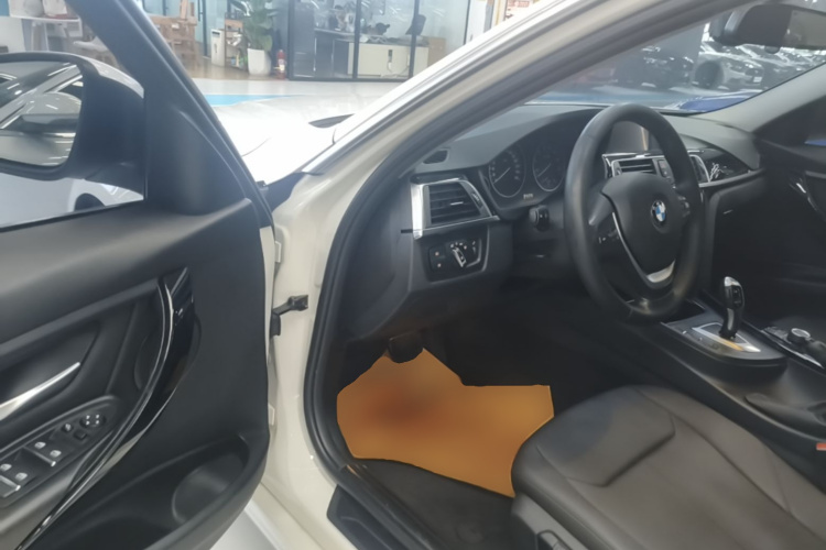BMW 3 Series 2017 #12 BMW 3 Series 2017 car image #12