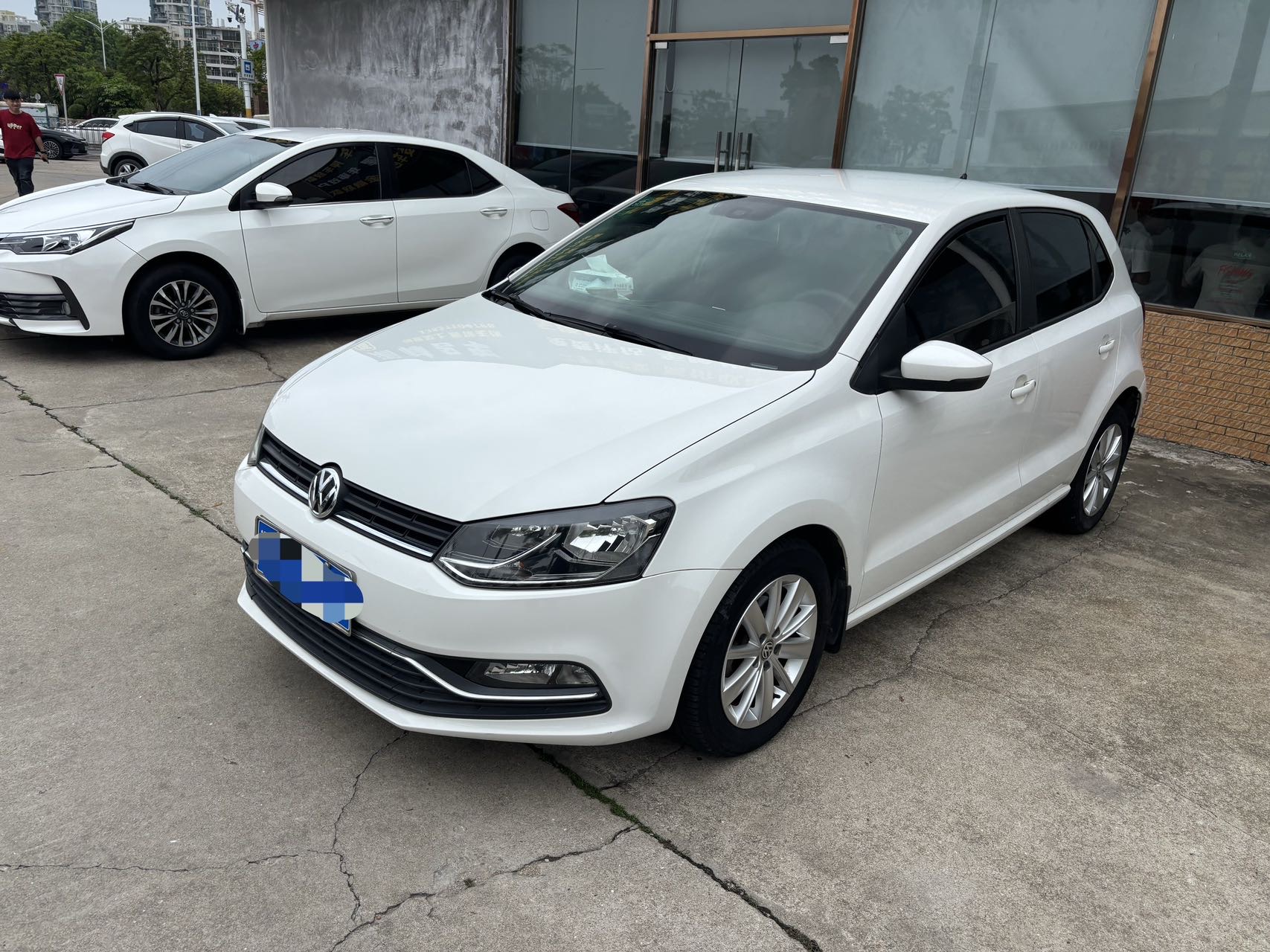 Volkswagen Polo 2014 Volkswagen Polo 2014 car image