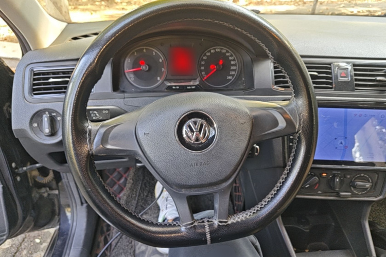 Volkswagen Santana 2017 car image #11