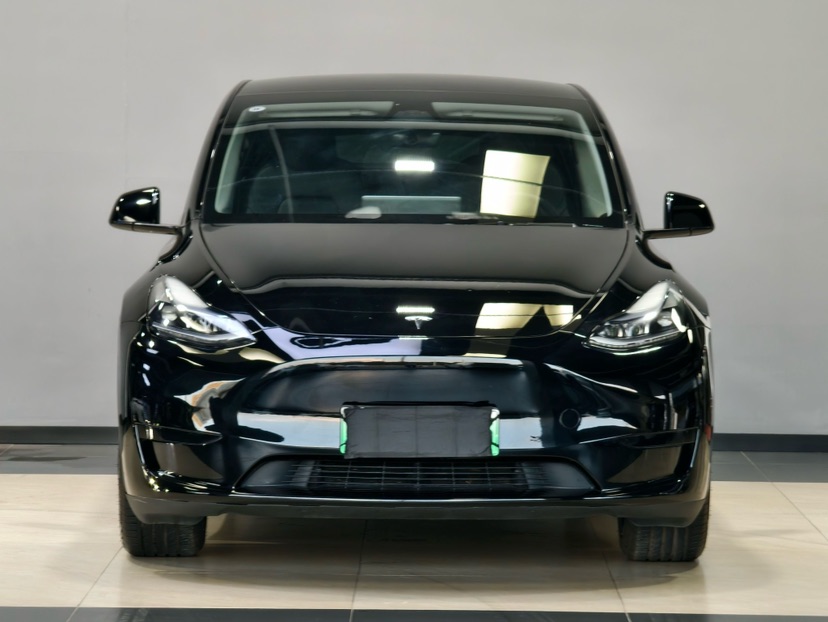 Tesla Model Y 2024 immagine di auto #2