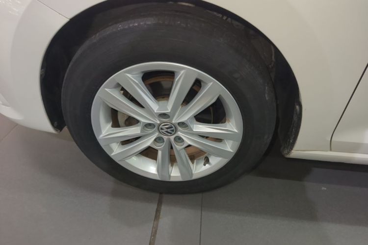 Volkswagen Santana 2017 car image #9