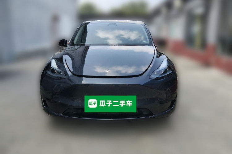 Tesla Model Y 2024 car image #3