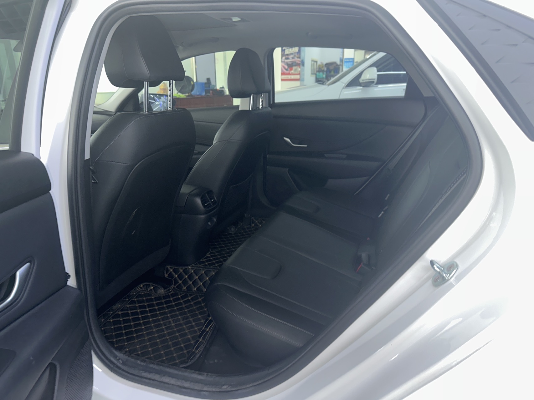 Hyundai Elantra 2024 car image #5