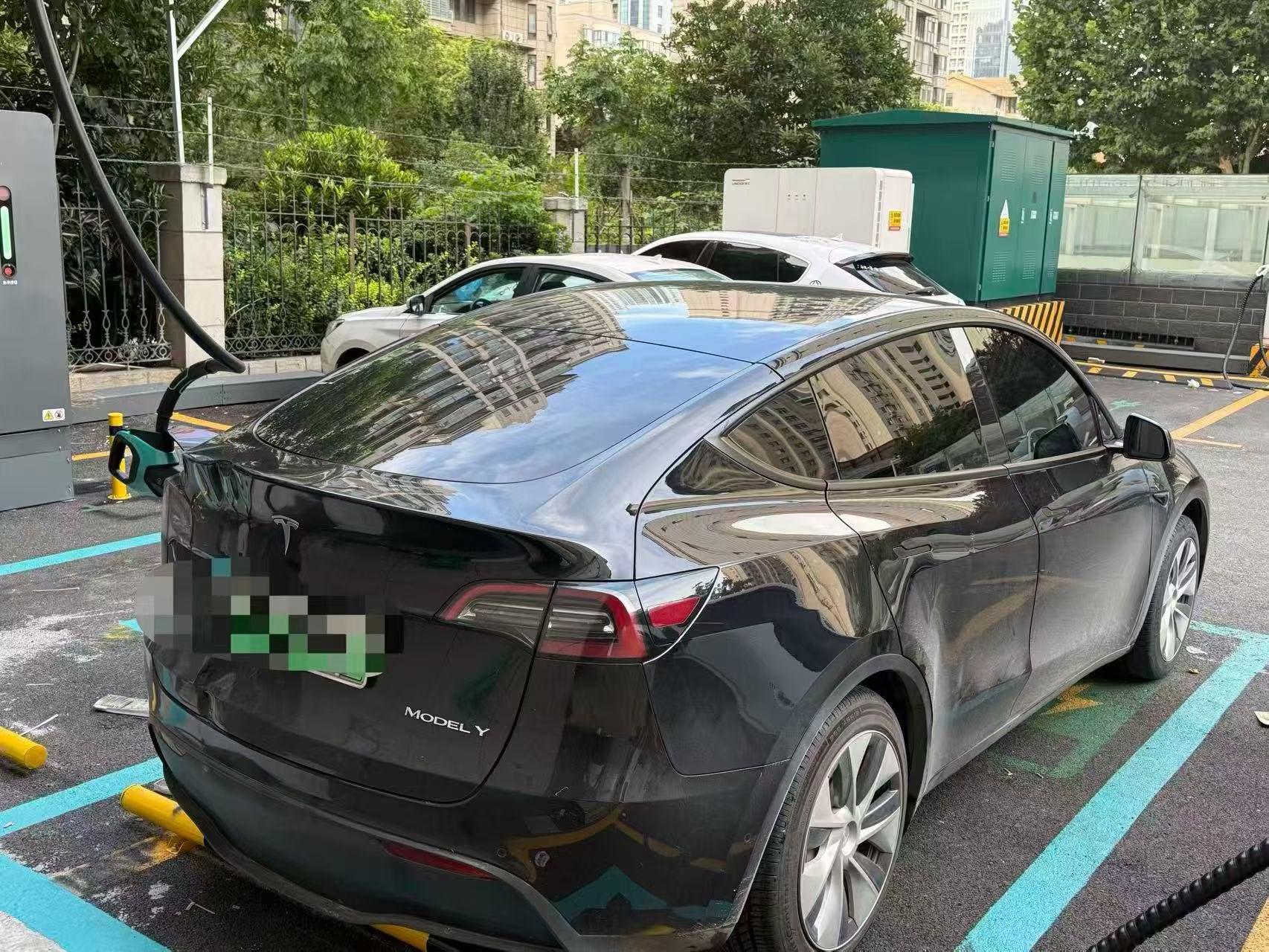 Tesla Model Y 2022 #5 Tesla Model Y 2022 car image #5