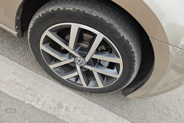 Volkswagen Golf 2019 car image #9