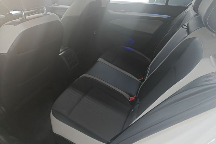 Volkswagen Golf 2022 car image #17