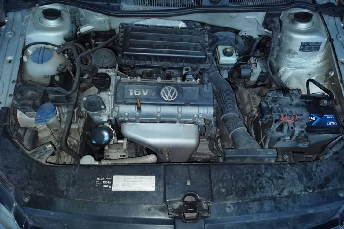 Volkswagen Bora 2014 car image #10