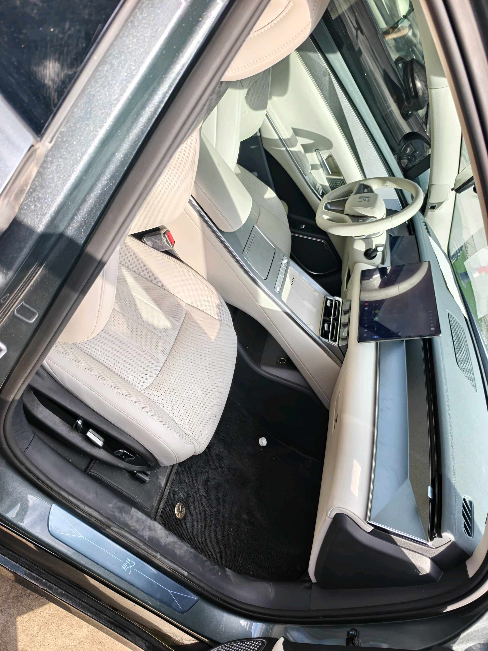 BYD HanL 2025 immagine di auto #9