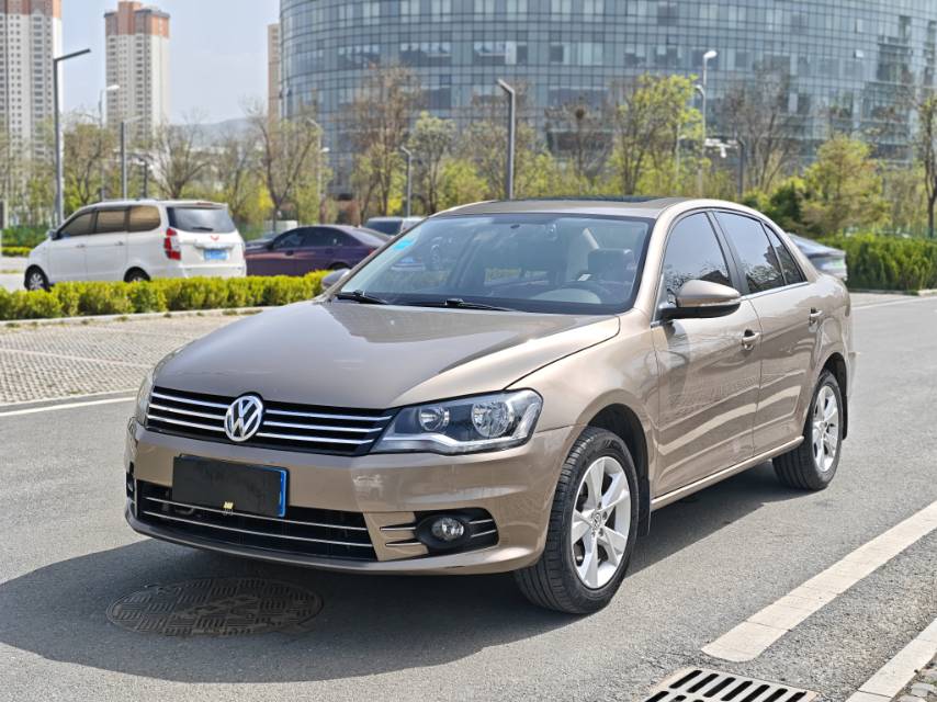 Volkswagen Bora 2014 car image 